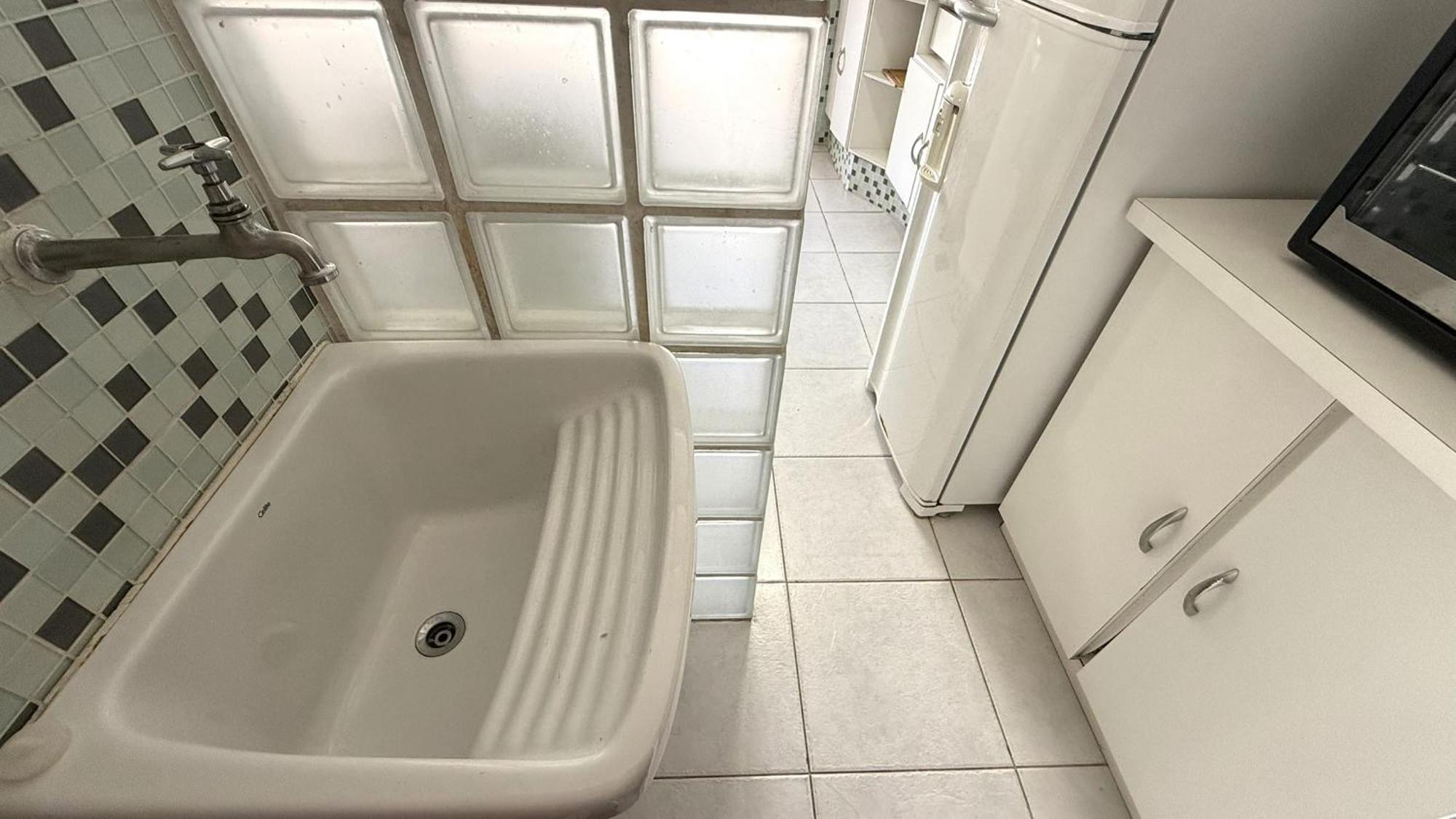 Flat A 1 Quadra Da Praia Das Pitangueiras - Ar Condicionado - 6 Pessoas Guarujá Exteriör bild